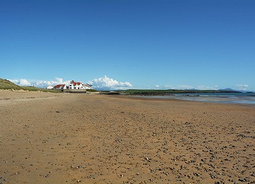 Traeth llydan beach towards Snowdonia