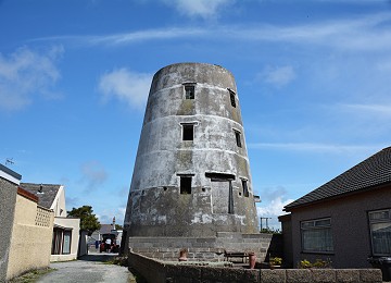 Melin Y Ogof windmill from the side